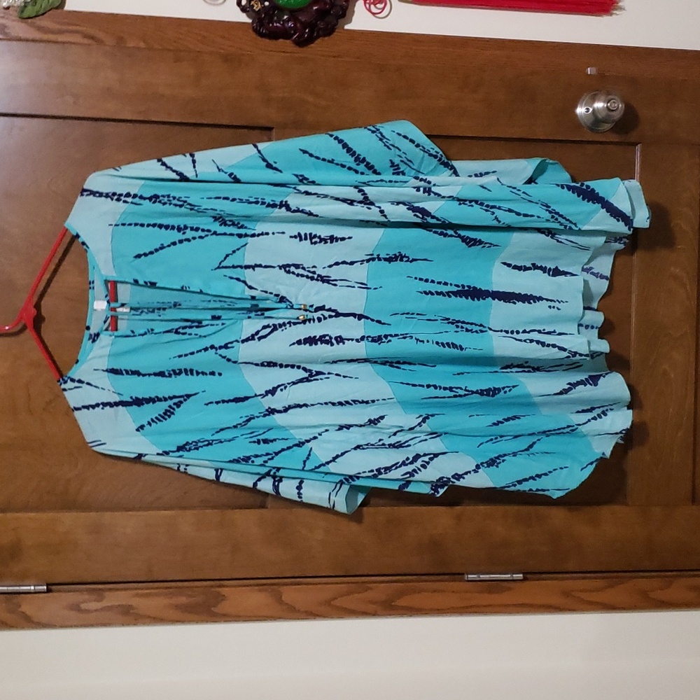 Butterfly sleeved beach cover up or tunic top with tie front.Bin#5